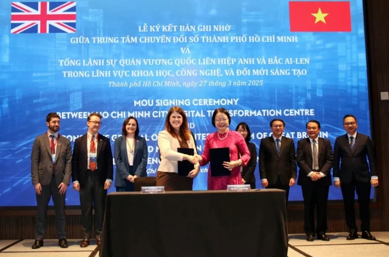 越南胡志明市與英國代表簽署軌道交通與 TOD 合作備忘錄